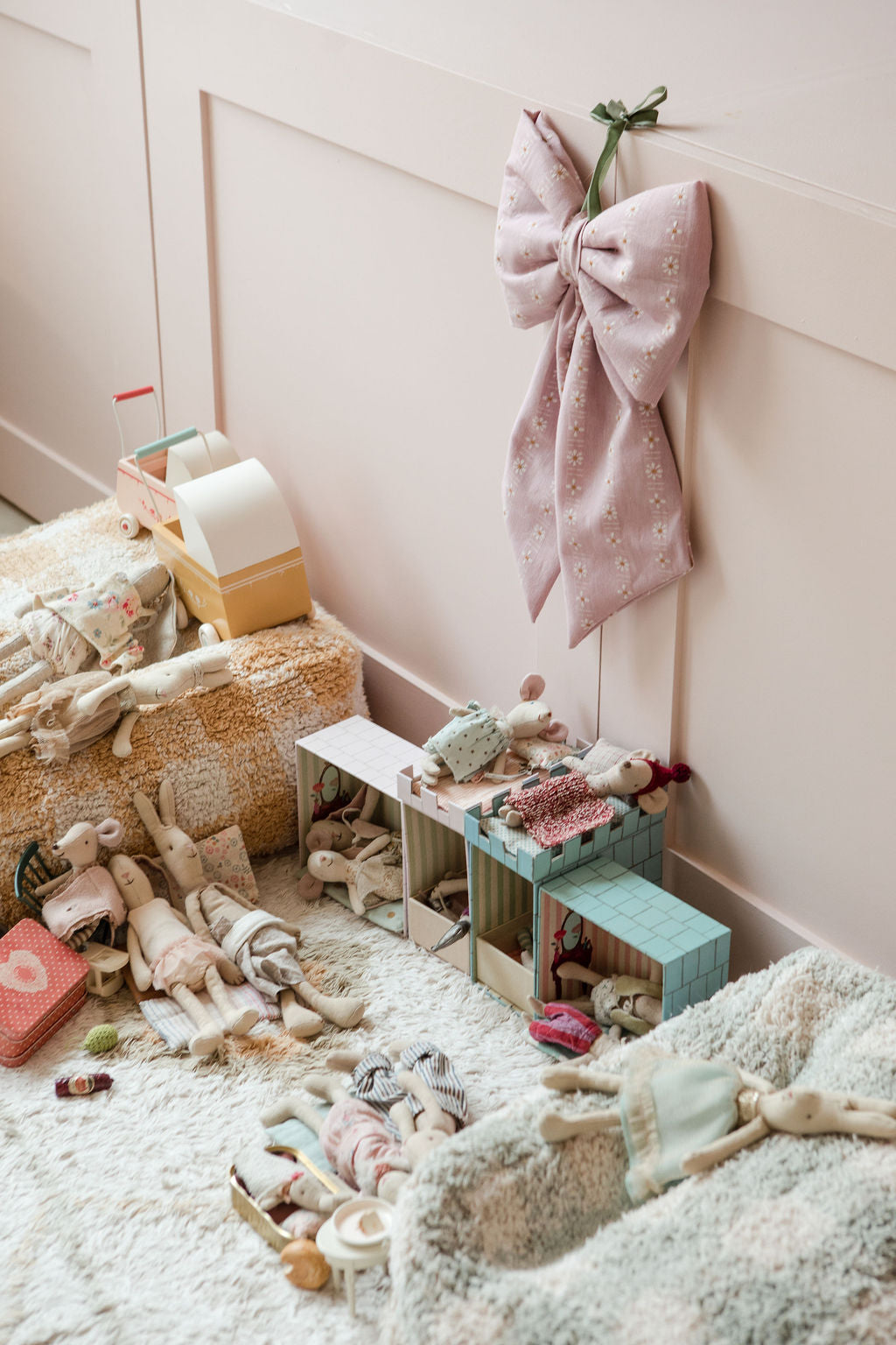 Muted Pink Floral Embroidered Bow